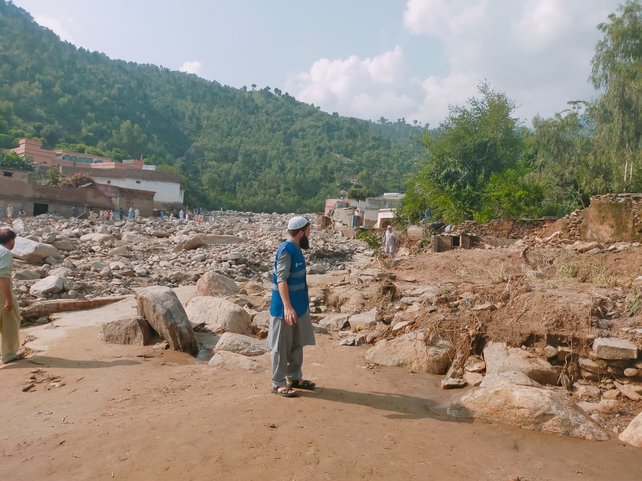 Pakistan Floods Appeal by Ummah Welfare Trust